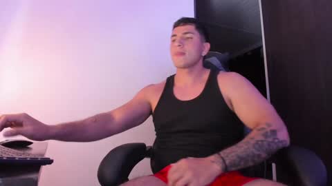 Snapshot of alan_muscle chatting on December 4, 2024, 7:06 am Alan online show from December 4, 2024, 7:06 am