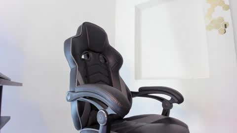 Snapshot of alan_muscle chatting on January 16, 2025, 10:10 am Alan online show from January 16, 2025, 10:10 am