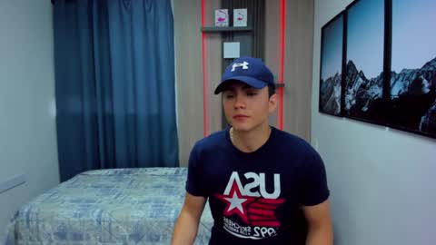 Snapshot of alan_nd_kevin chatting on January 26, 2025, 11:39 am Alan Kevin can we reach 100 thumbs up please guys online show from January 26, 2025, 11:39 am