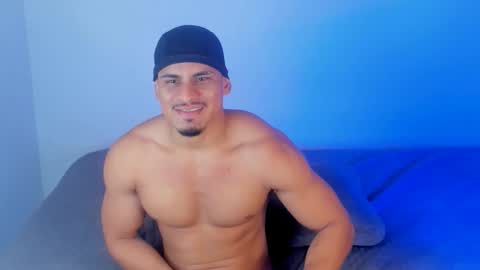 Snapshot of alan_newton1 chatting on April 28, 2026, 3:44 am alan newton1 online show from April 28, 2026, 3:44 am