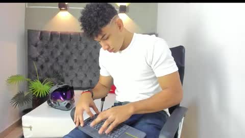 Alan online show from September 25, 2025, 1:37 pm