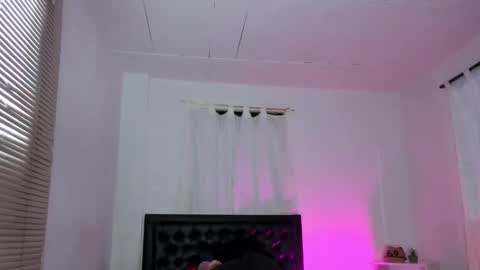 ---Alana--- online show from November 24, 2025, 11:21 am