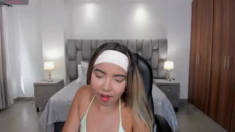 alana  online show from April 18, 2026, 8:09 pm