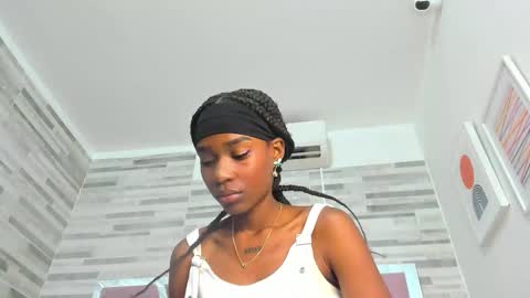 Alana online show from October 18, 2025, 6:52 pm