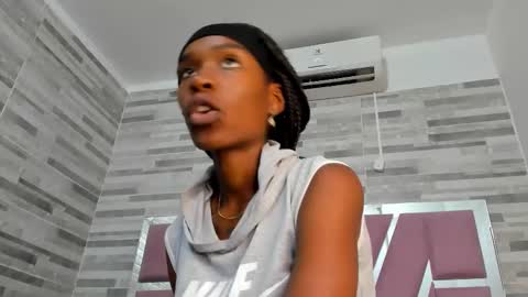 Alana online show from October 19, 2025, 5:46 pm