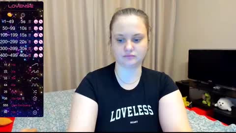 Julia online show from December 1, 2024, 4:29 pm