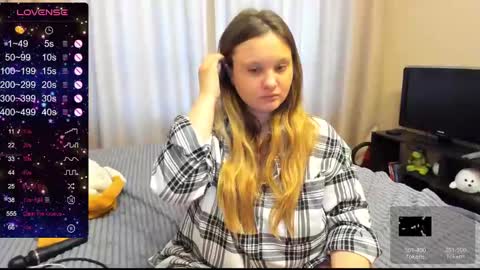 Julia online show from February 12, 2025, 12:33 pm