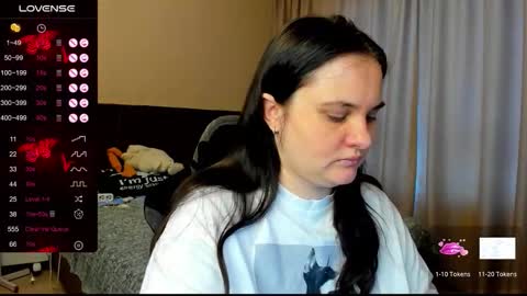 Julia online show from September 9, 2025, 10:37 am