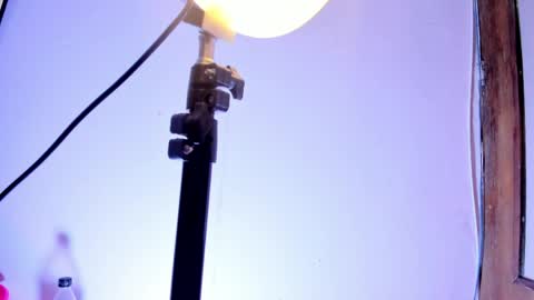 ALANA Please follow me  online show from April 9, 2026, 6:19 am