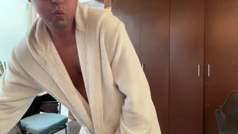 alanan881 online show from March 1, 2026, 10:56 pm