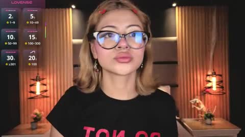 Sasha online show from April 13, 2026, 11:16 am