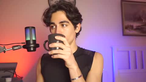 idenavarre online show from January 16, 2025, 10:55 pm