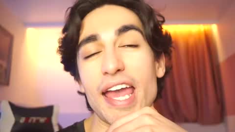 idenavarre online show from February 22, 2025, 10:09 pm