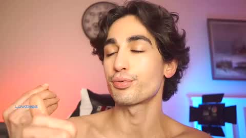 idenavarre online show from March 5, 2025, 10:54 pm