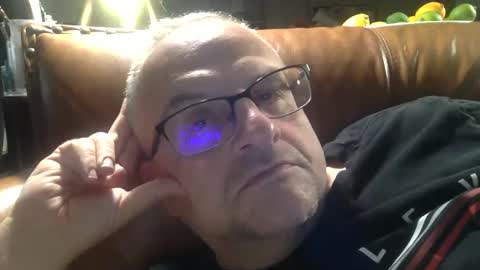 alankrieski1174 online show from October 30, 2025, 5:20 am