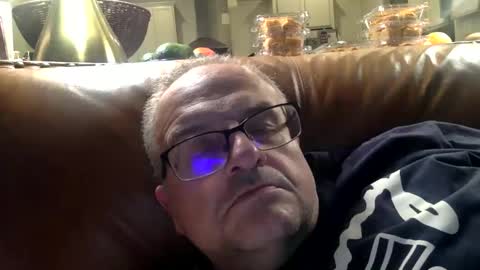 alankrieski1174 online show from November 21, 2025, 5:39 am