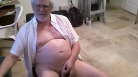 Alanlee10allen online show from April 15, 2026, 9:48 pm