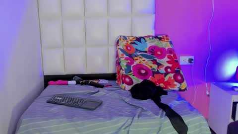 Ana online show from May 27, 2026, 1:57 am