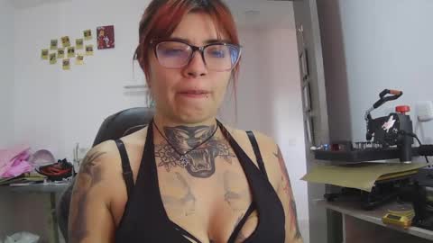 alanna_redd online show from April 24, 2026, 6:54 pm