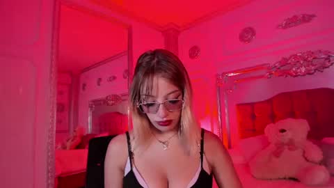 alannamilan online show from June 29, 2026, 7:14 pm