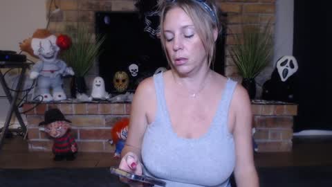 Snapshot of alannarack chatting on October 6, 2025, 12:13 pm Alanna Rack online show from October 6, 2025, 12:13 pm