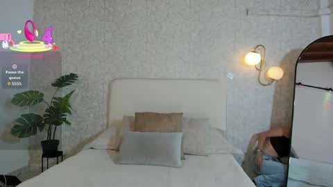 Snapshot of alannarouge chatting on May 19, 2026, 11:49 am alannarouge online show from May 19, 2026, 11:49 am