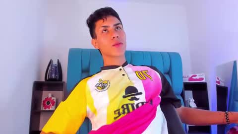 alannaughty_ online show from January 15, 2025, 6:43 am