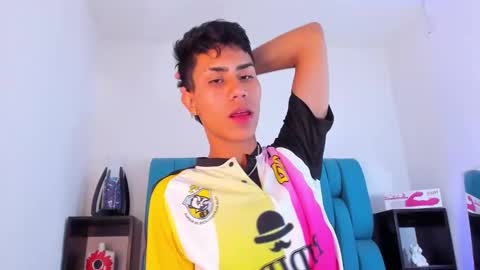 alannaughty_ online show from January 15, 2025, 9:56 am