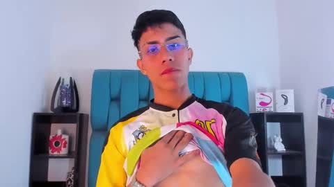 alannaughty_ online show from January 19, 2025, 9:13 pm