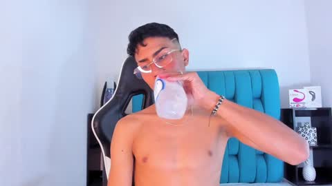 alannaughty_ online show from January 26, 2025, 9:07 pm