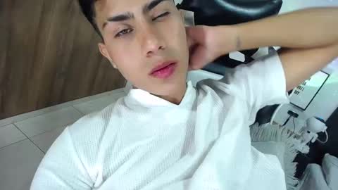 alannaughty_ online show from October 29, 2025, 3:31 am