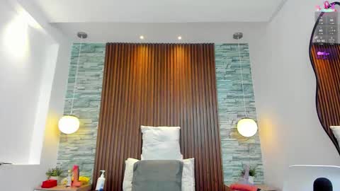 alannavidal online show from December 22, 2025, 11:57 pm