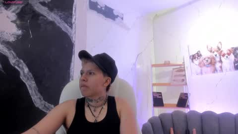 alanred_ online show from September 28, 2025, 4:51 am
