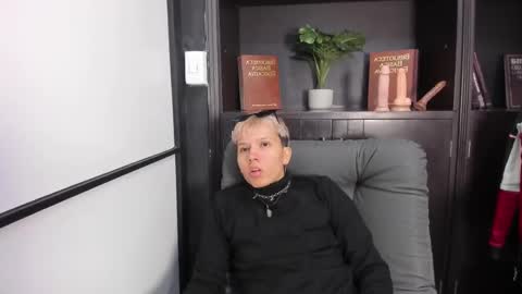 alanred_ online show from September 29, 2025, 4:28 am