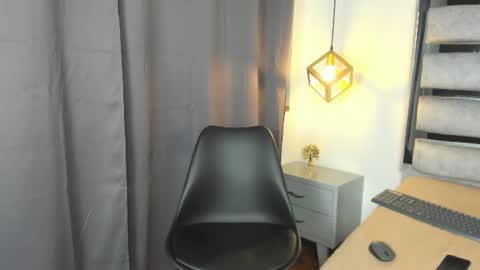 alantaylorr_ online show from July 14, 2026, 4:28 am