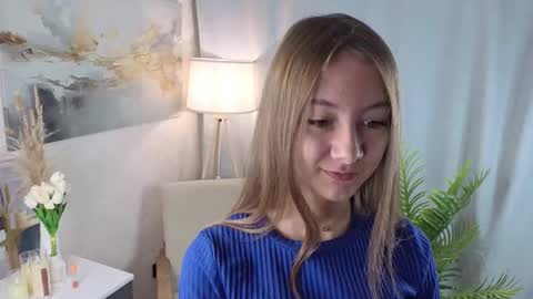 Snapshot of alaynaschoville chatting on September 28, 2025, 3:23 am Lola online show from September 28, 2025, 3:23 am