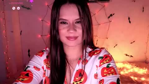 alba_toro535670 online show from October 8, 2025, 1:53 pm
