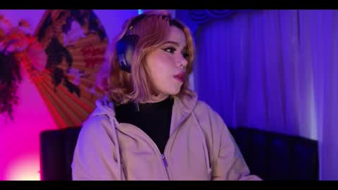 albaandthayron online show from November 10, 2025, 12:15 pm