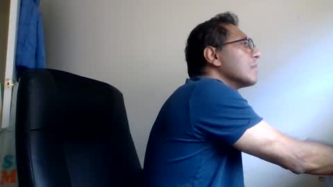 albalchal1973 online show from March 22, 2026, 10:35 pm