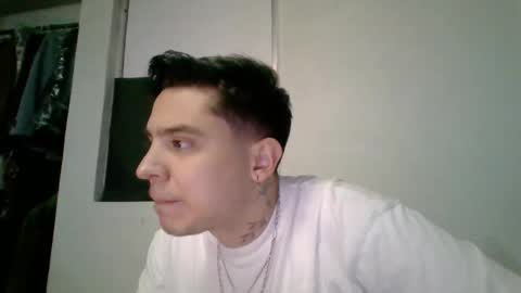 Snapshot of alber753713 chatting on June 3, 2026, 6:27 am alber753713 online show from June 3, 2026, 6:27 am