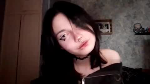 Im Katrina online show from October 17, 2025, 5:37 pm