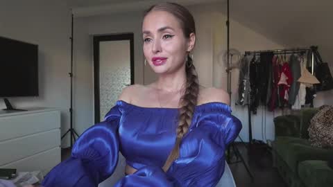 Alecssalove online show from October 29, 2025, 1:02 pm