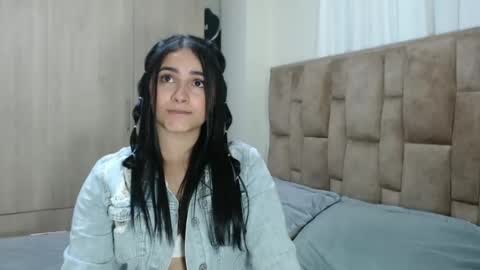 alejandra online show from February 9, 2025, 8:56 pm