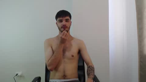 Snapshot of aleex_miller chatting on September 20, 2025, 3:24 pm aleex_miller online show from September 20, 2025, 3:24 pm