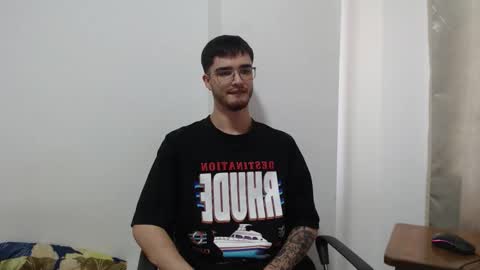 Snapshot of aleex_miller chatting on October 5, 2025, 9:45 pm aleex_miller online show from October 5, 2025, 9:45 pm