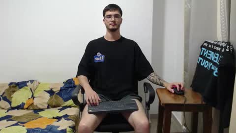 Snapshot of aleex_miller chatting on October 11, 2025, 1:27 am aleex_miller online show from October 11, 2025, 1:27 am