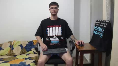 Snapshot of aleex_miller chatting on October 14, 2025, 12:11 am aleex_miller online show from October 14, 2025, 12:11 am