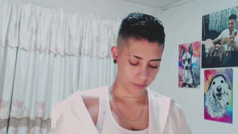 Alejandra online show from December 5, 2024, 8:44 pm