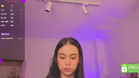 Alejandra online show from October 25, 2025, 11:29 am