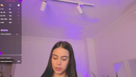 Alejandra online show from April 21, 2026, 11:38 am